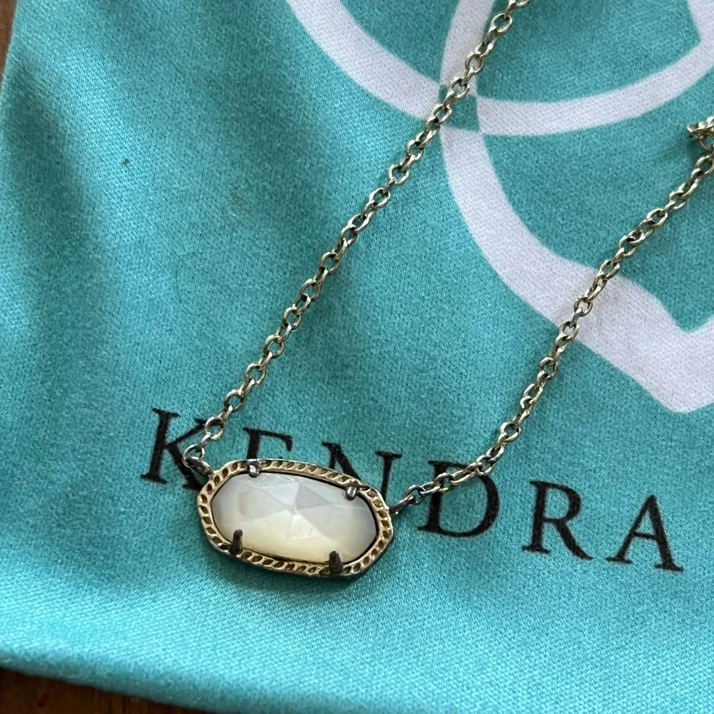 Kendra Scott Elisa tarnished mother of pearl necklace - Picture 2 of 4
